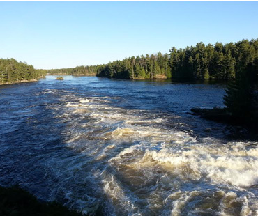 Boat Tour Voyageurs